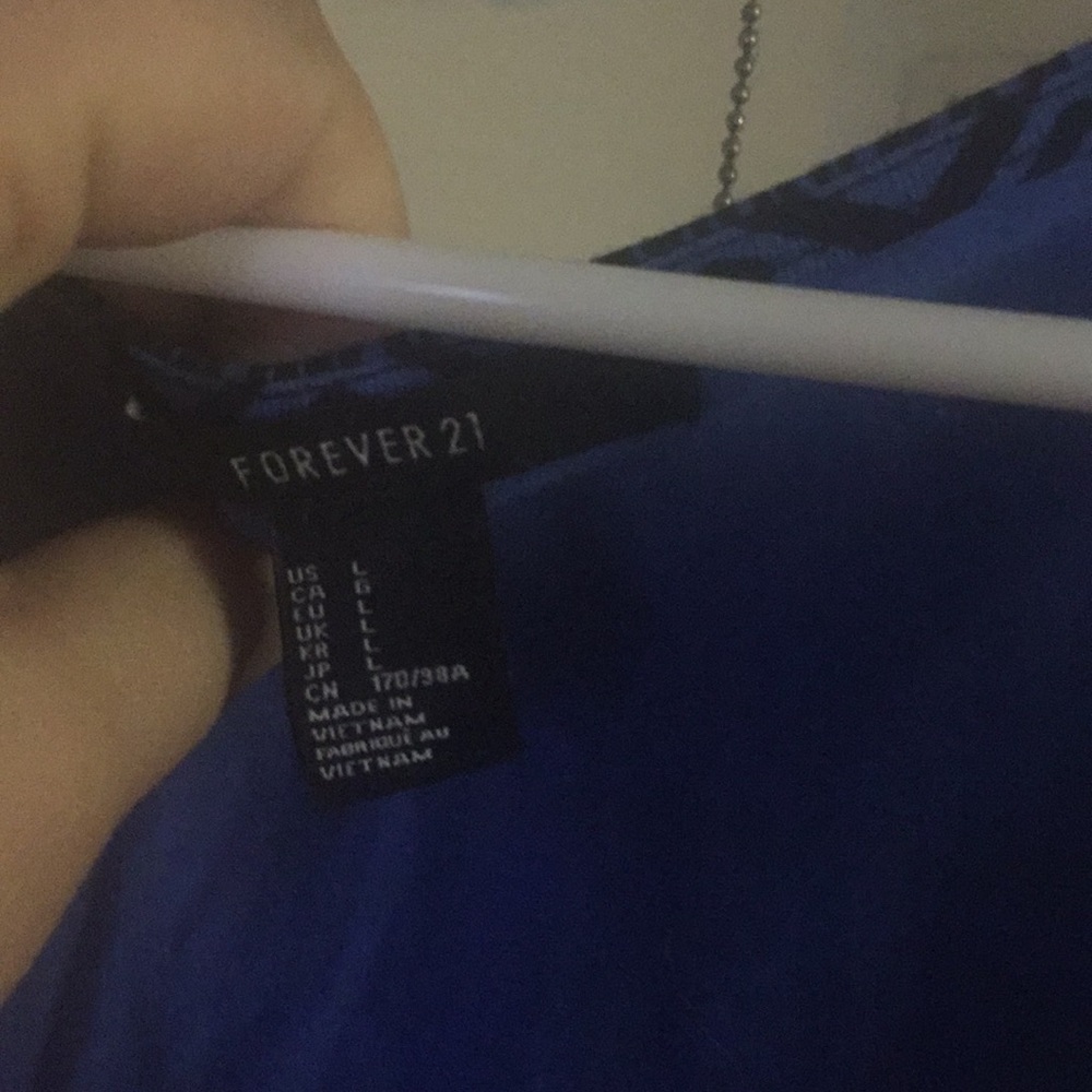 Blue- Aztec type pattern size large - Picture 2 of 2